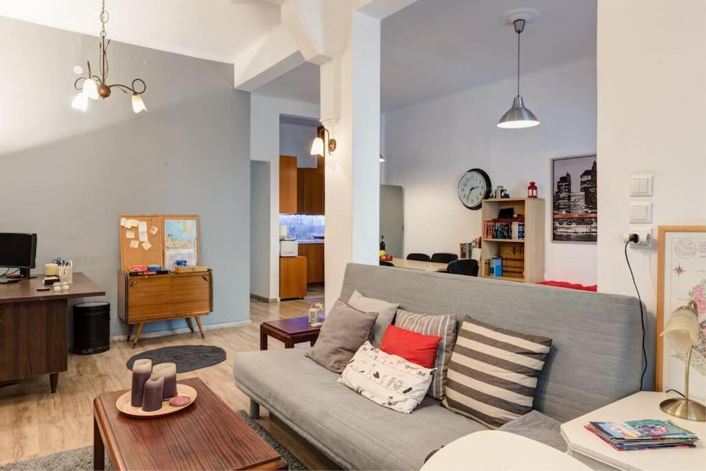 Renovated, Open And Functional Old City House イラクリオン エクステリア 写真