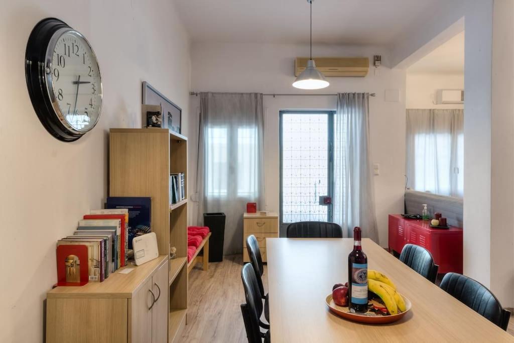 Renovated, Open And Functional Old City House イラクリオン エクステリア 写真