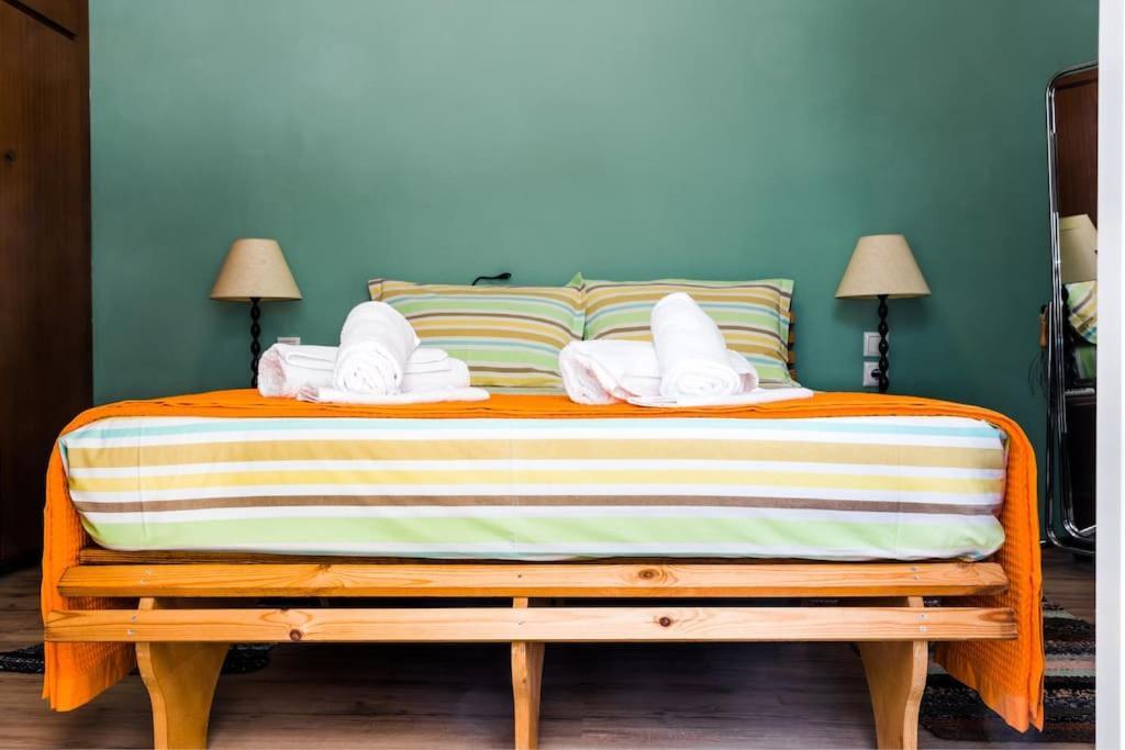 Renovated, Open And Functional Old City House イラクリオン エクステリア 写真