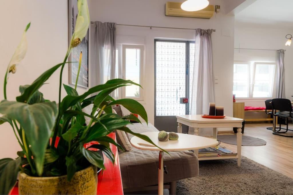 Renovated, Open And Functional Old City House イラクリオン エクステリア 写真
